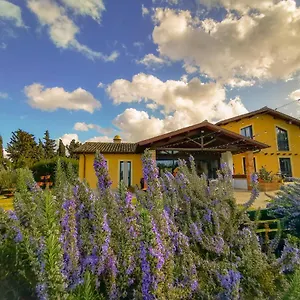 Erba Regina Farm stay